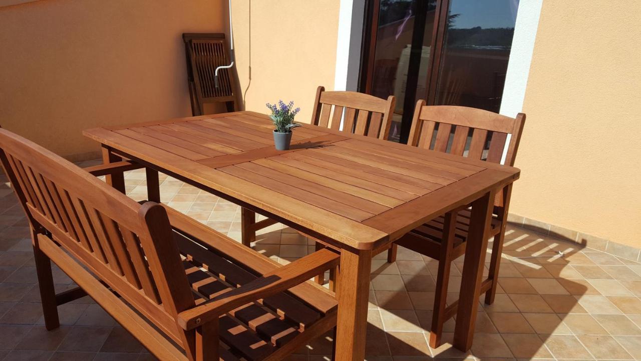 Apartmani Viktorija Fažana Esterno foto