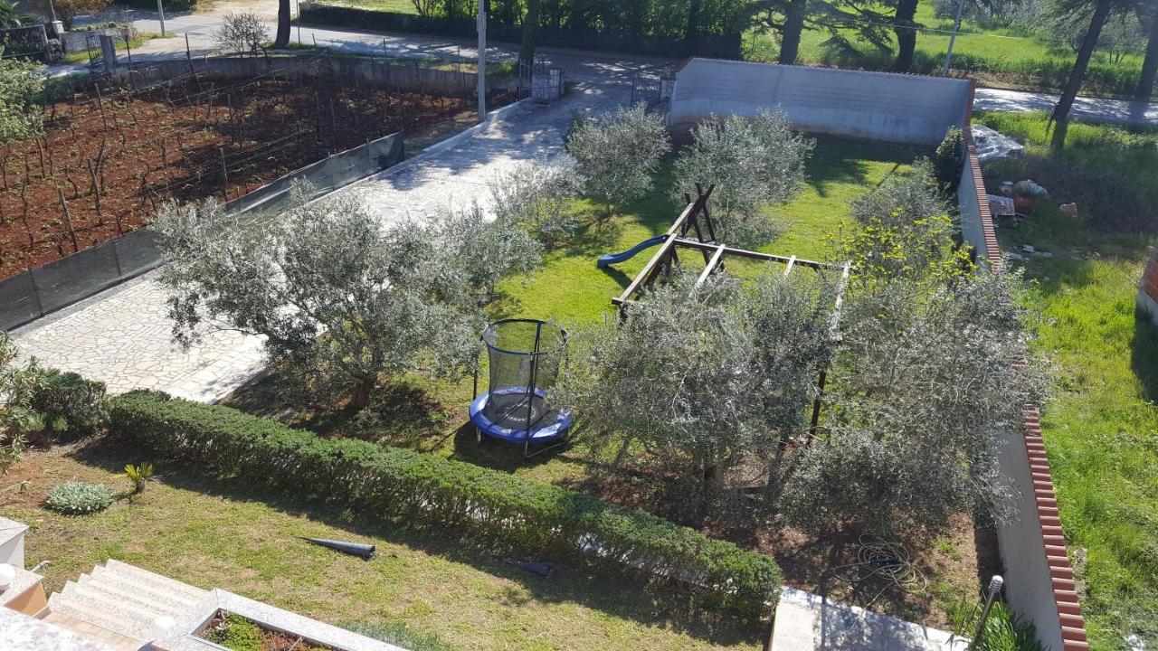 Apartmani Viktorija Fažana Esterno foto