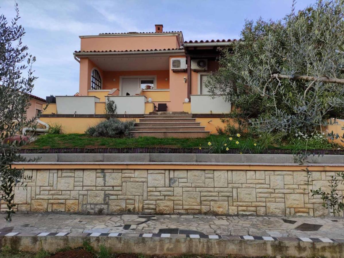 Apartmani Viktorija Fažana Esterno foto