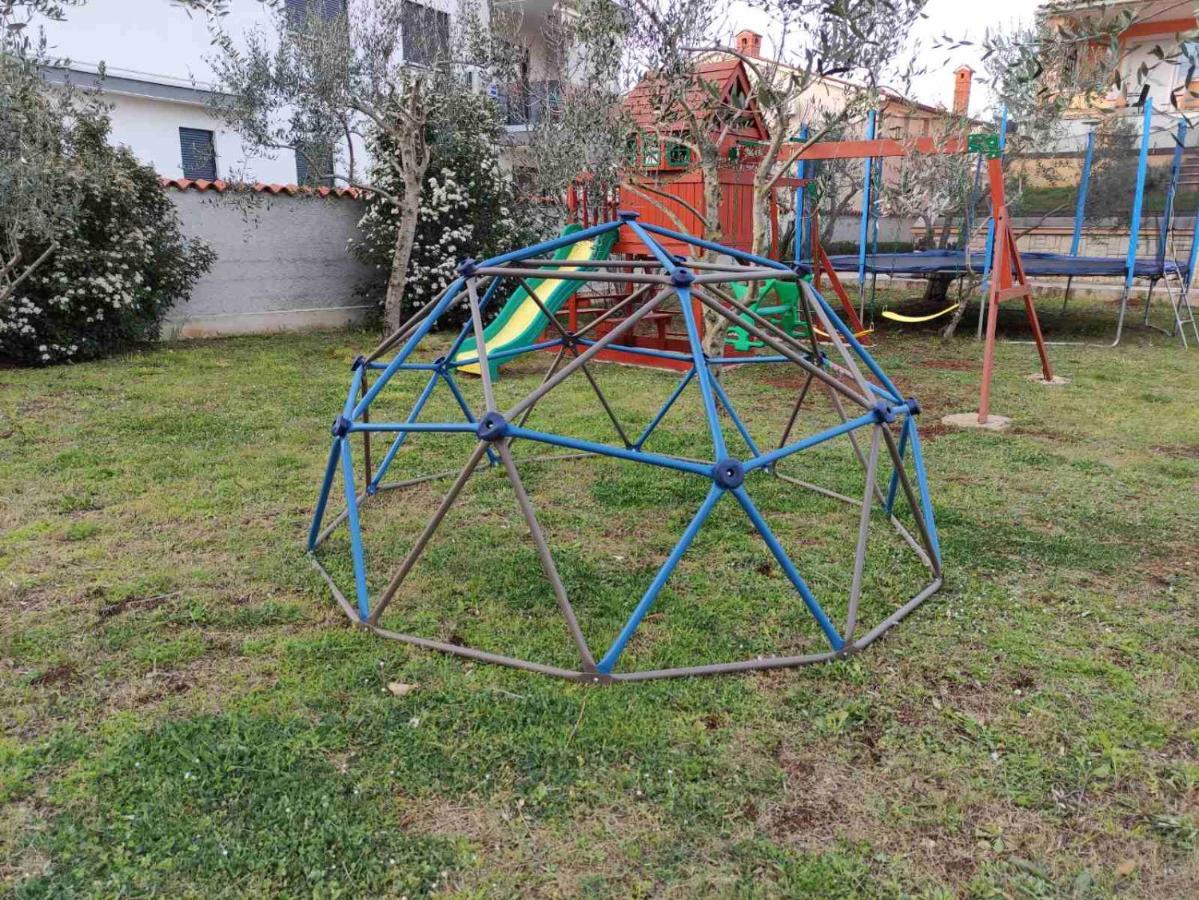 Apartmani Viktorija Fažana Esterno foto