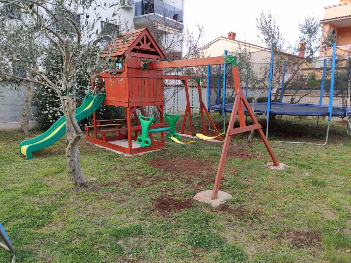 Apartmani Viktorija Fažana Esterno foto
