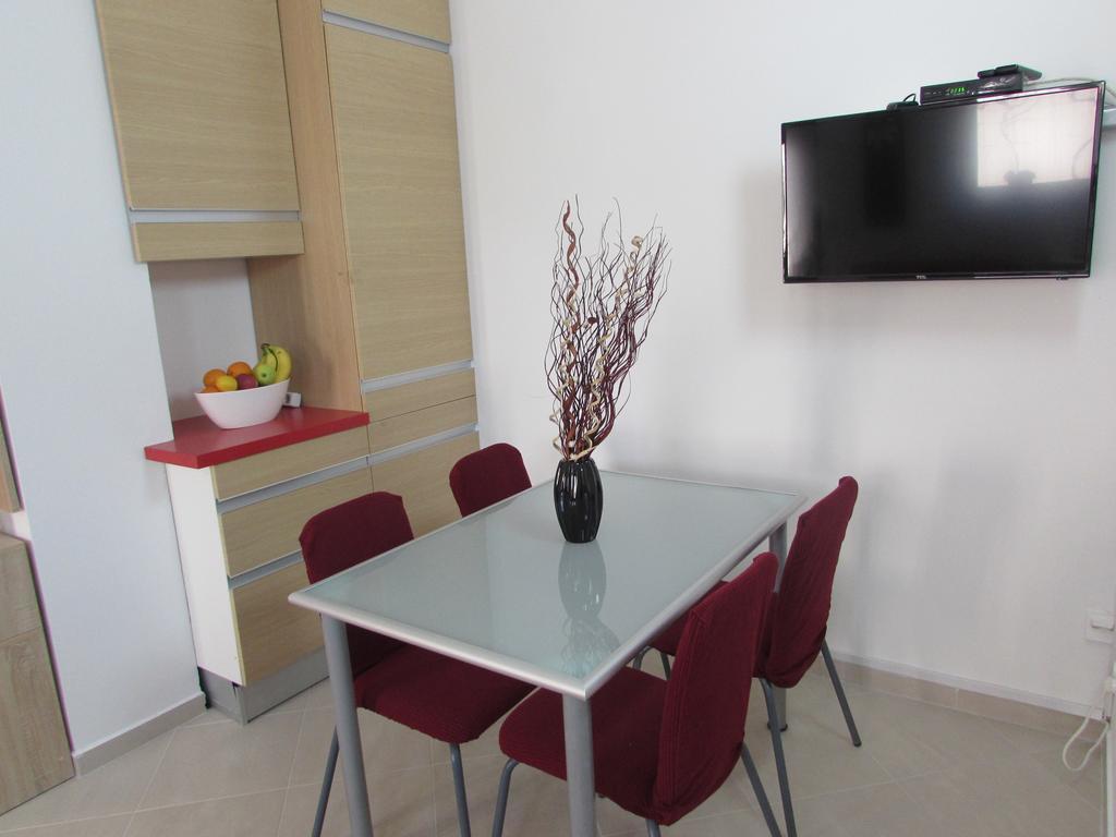 Apartmani Viktorija Fažana Esterno foto